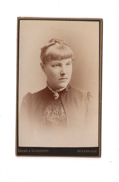Fotografie Damenportrait - Wiesbaden 1880er / CDV C1-10