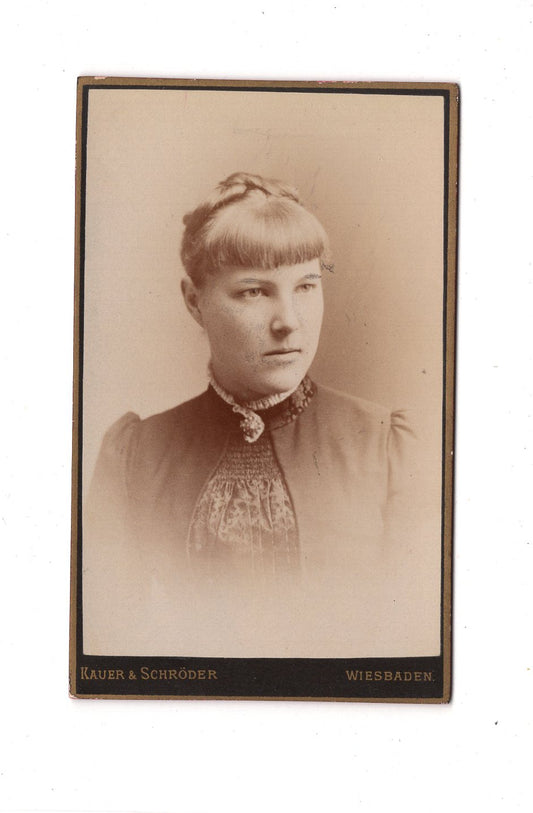 Fotografie Damenportrait - Wiesbaden 1880er / CDV C1-10
