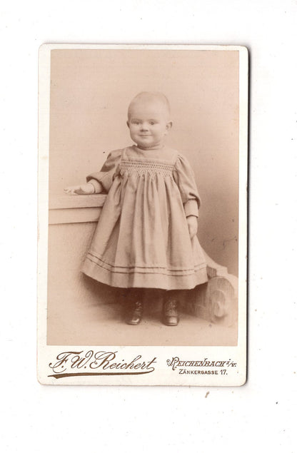 Fotografie Niedliches kleines Kind - Reichenbach 1890er / CDV M1-33