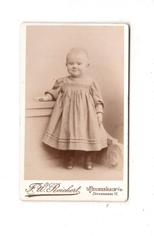Fotografie Niedliches kleines Kind - Reichenbach 1890er / CDV M1-33