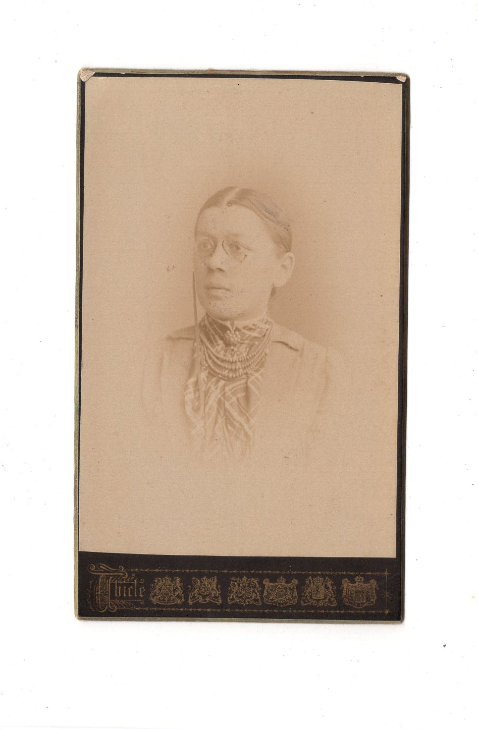 Fotografie Damenportrait mit Brille - Frankfurt Main 1880er / CDV C1-10