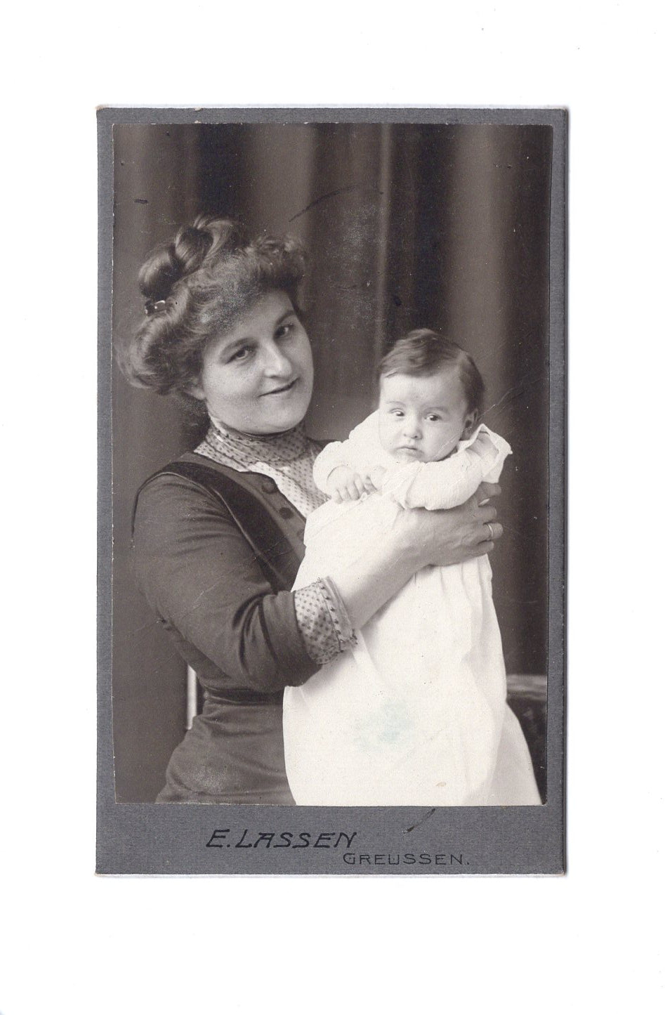 Fotografie Feine Dame mit Baby - Greußen 1900er