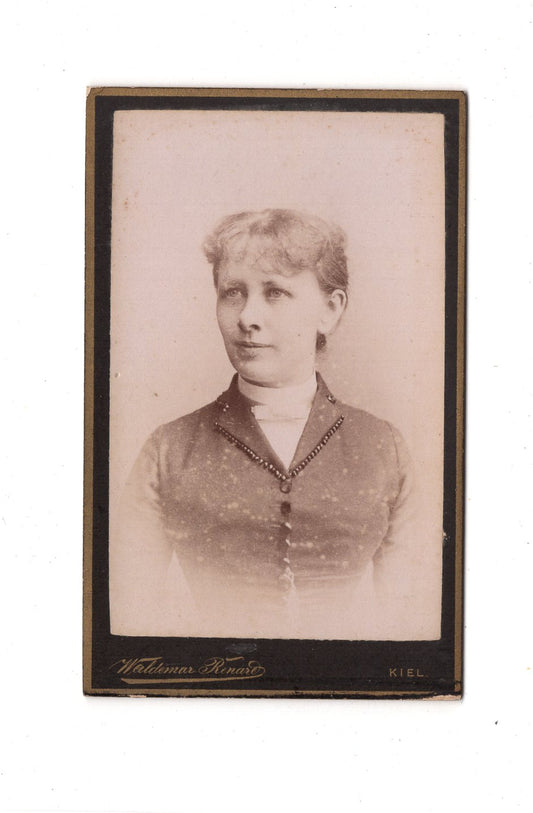 Fotografie Damenportrait - Kiel 1880er / CDV C1-10