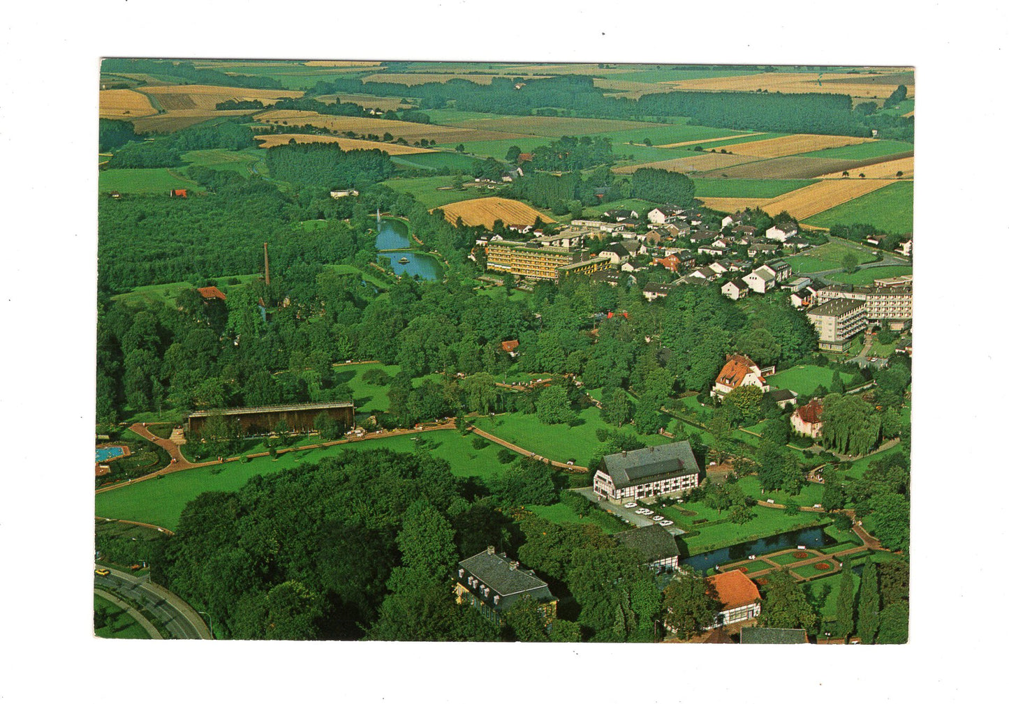 Ansichtskarte Bad Sassendorf / Blick in den Kurpark mit Schloss +++