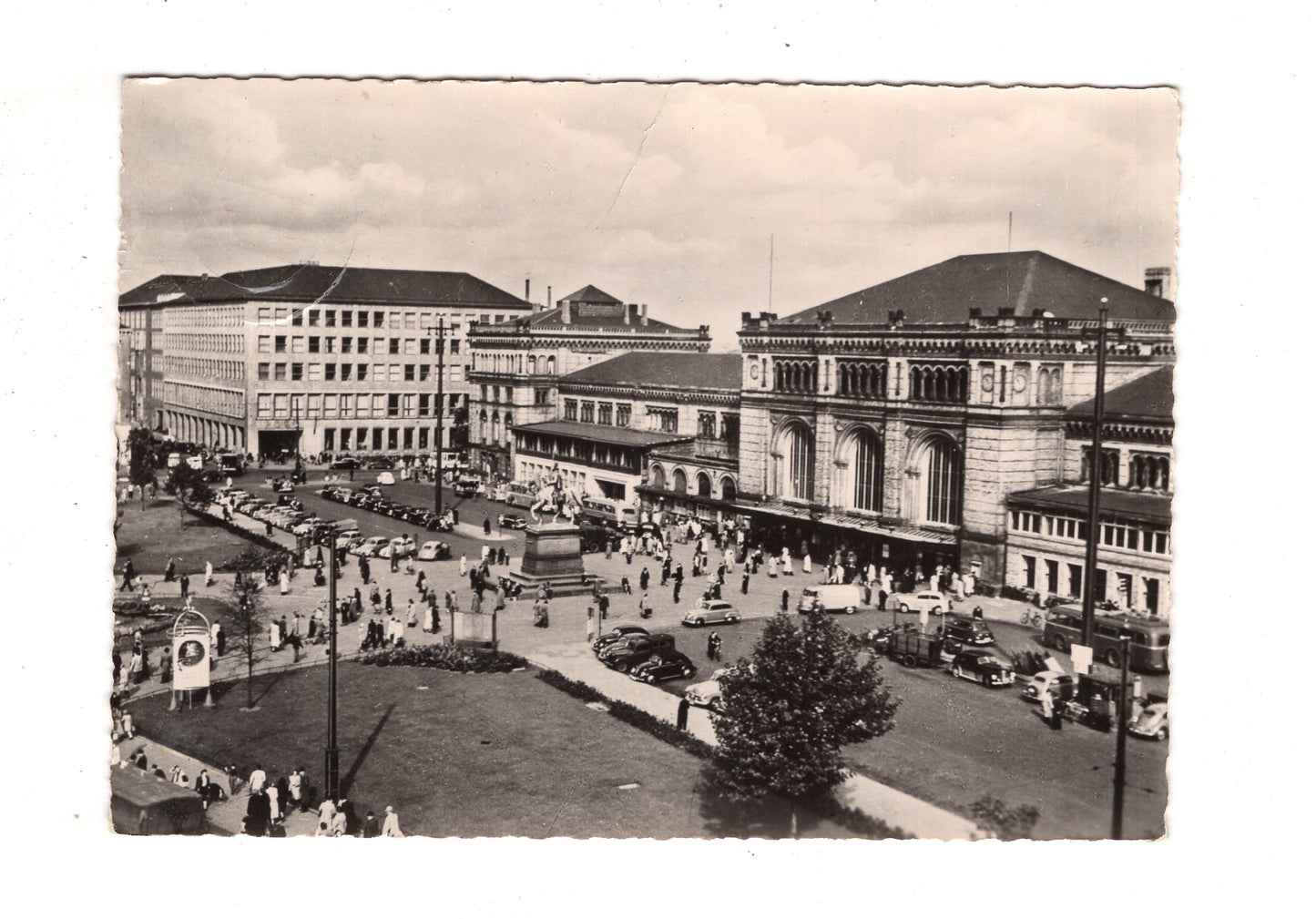 Ansichtskarte Hannover / Hauptbahnhof mit Ernst-August-Platz / J1-55