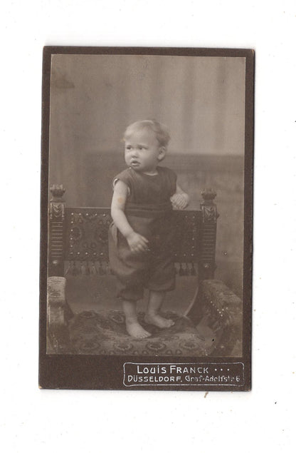 Fotografie Niedlicher kleiner Junge - Düsseldorf 1900er / CDV M1-13