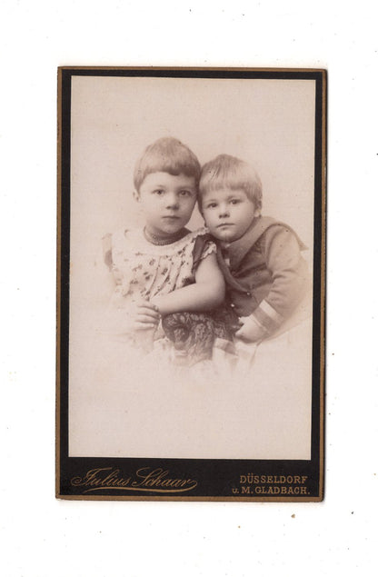 Fotografie Niedliche kleine Kinder / benannt - Düsseldorf & Mönchengladbach 1880er