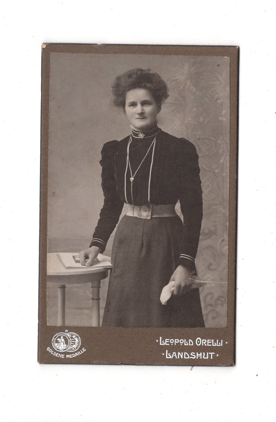 Fotografie Feine Dame - Landshut 1900er / CDV L1-32