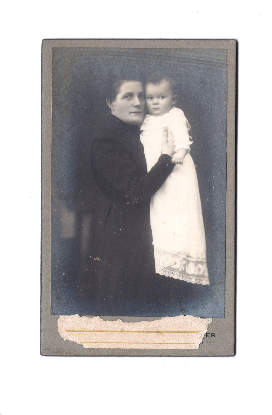 Fotografie Feine Dame mit Baby - unbekannter Ort 1910er