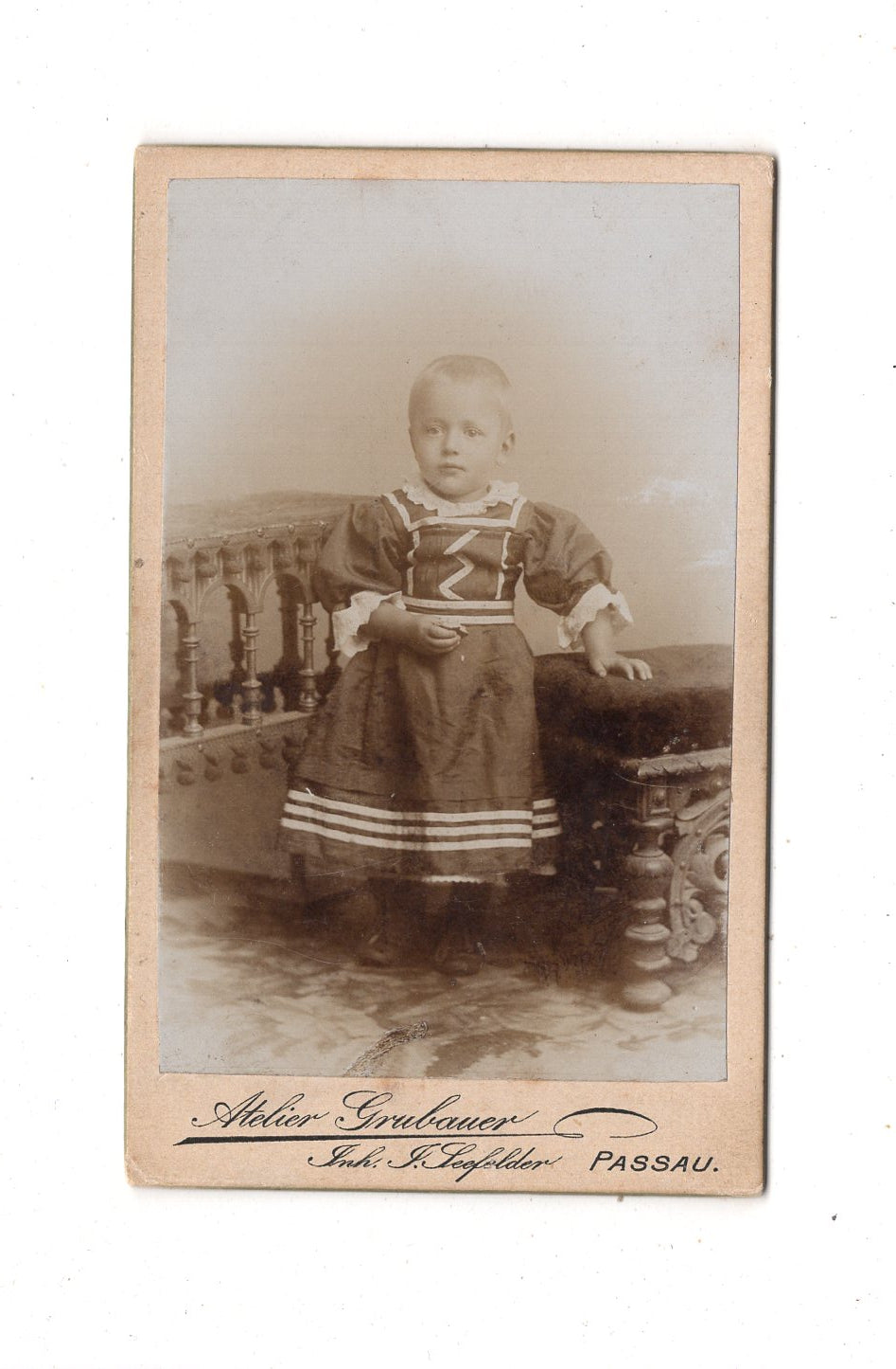 Fotografie Niedlicher kleiner Junge - Passau 1890er / CDV M1-14