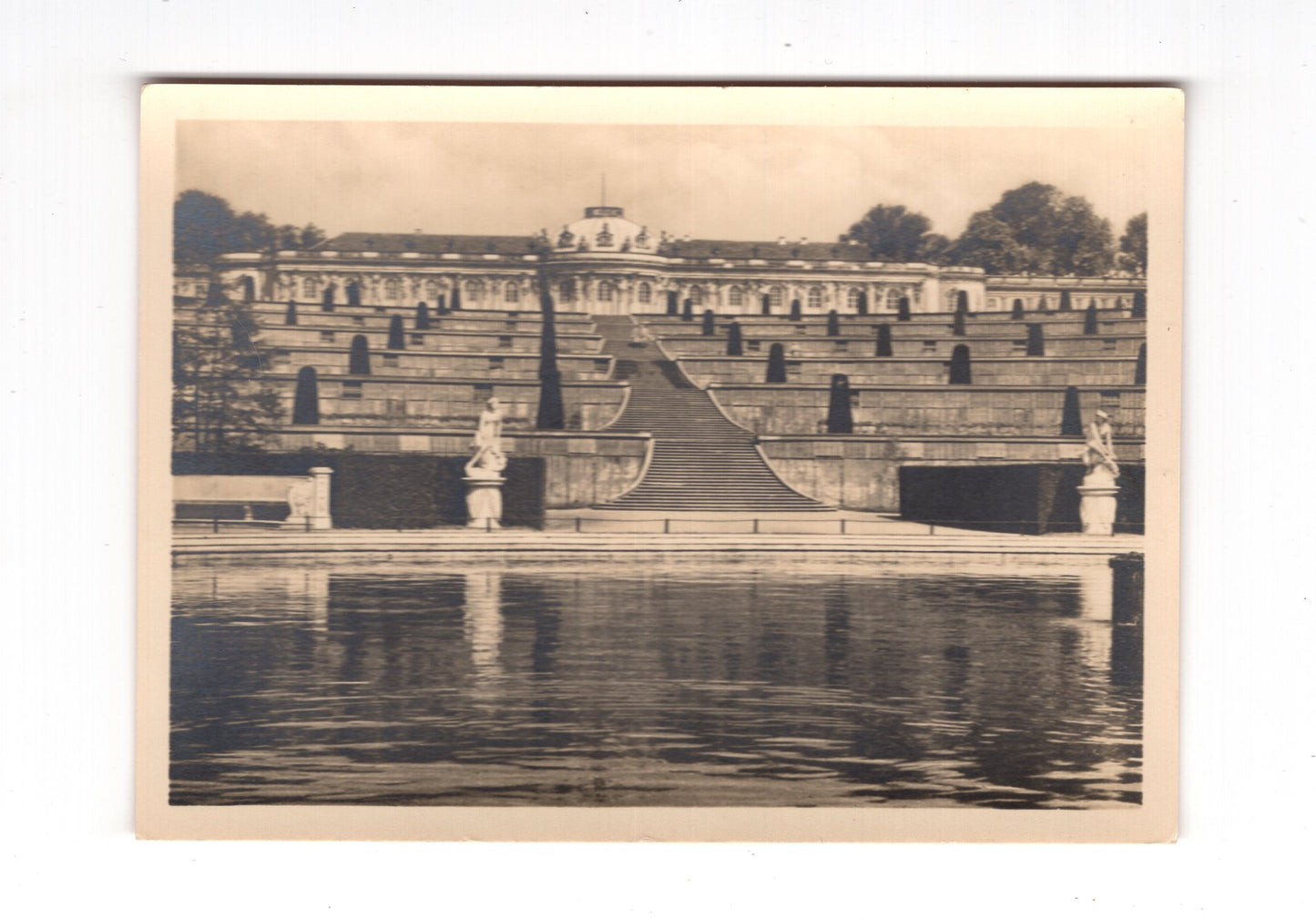 Ansichtskarte Potsdam / Gartenseite mit Terrasse des Schlosses Sanssouci