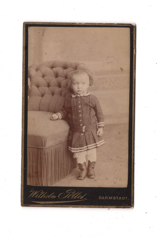 Fotografie Niedliches kleines Kind - Darmstadt 1880er / CDV M1-34