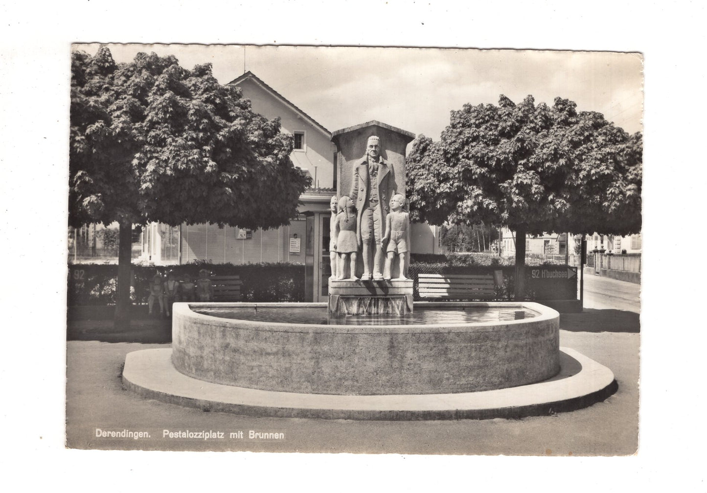 Ansichtskarte Derendingen / Pestalozziplatz mit Brunnen / Schweiz
