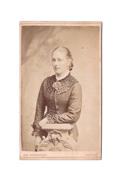 Fotografie Feine Dame - Aachen um 1880
