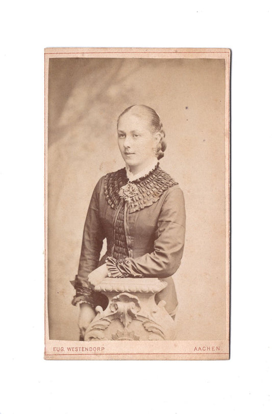 Fotografie Feine Dame - Aachen um 1880