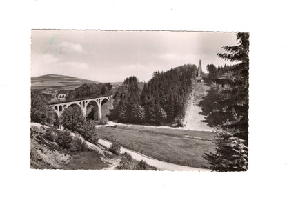 Ansichtskarte Usseln-Waldeck / Sprungschanze und Viadukt
