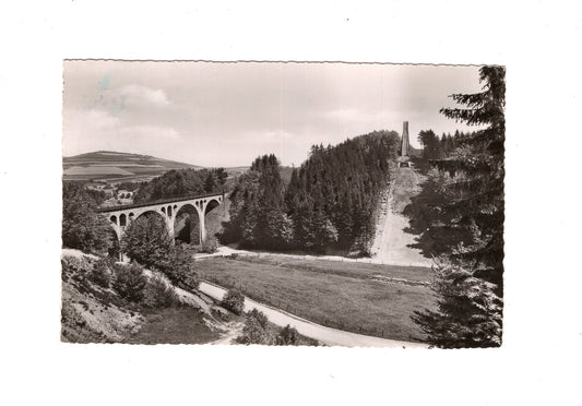 Ansichtskarte Usseln-Waldeck / Sprungschanze und Viadukt