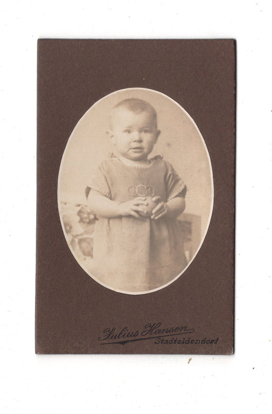 Fotografie Niedliches kleines Kind - Stadtoldendorf 1910er / CDV M1-34