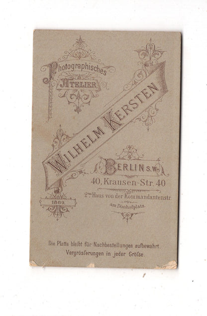 Fotografie Niedlicher kleiner Junge - Berlin 1889 / CDV M1-14