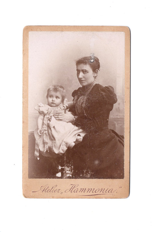 Fotografie Feine Dame mit kleinem Kind - Hamburg-Eimsbüttel um 1890