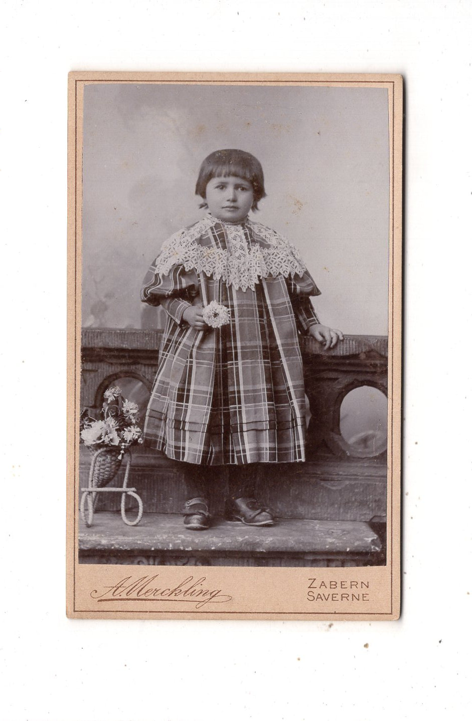 Fotografie Niedliches kleines Mädchen - Zabern Saverne 1890er