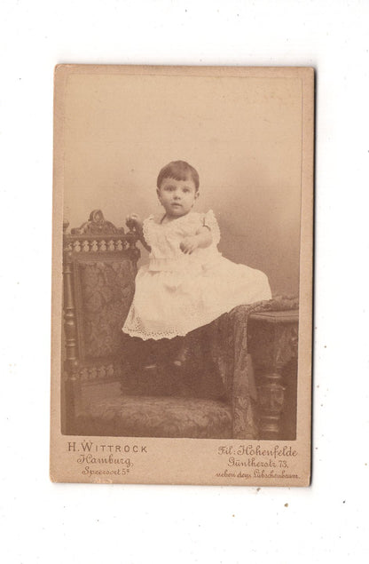 Fotografie Niedliches kleines Mädchen - Hamburg um 1890