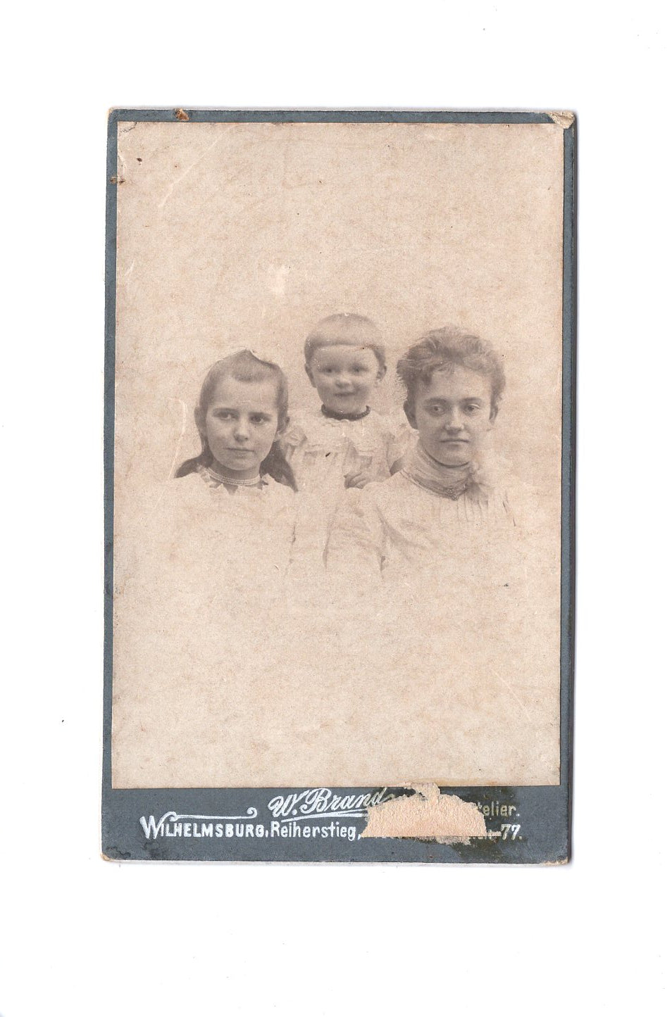 Fotografie Feine Dame mit kleinen Kindern - Hamburg-Wilhelmsburg um 1900