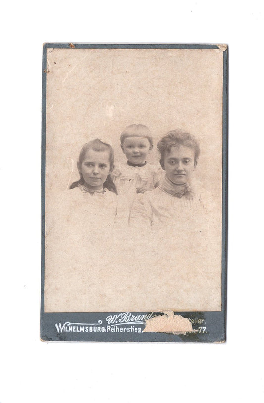 Fotografie Feine Dame mit kleinen Kindern - Hamburg-Wilhelmsburg um 1900