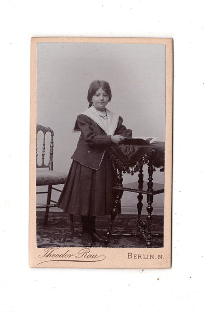 Fotografie Niedliches kleines Mädchen - Berlin 1890er
