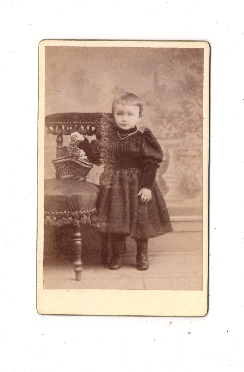 Fotografie Niedliches kleines Mädchen - Strasbourg Straßburg 1880er