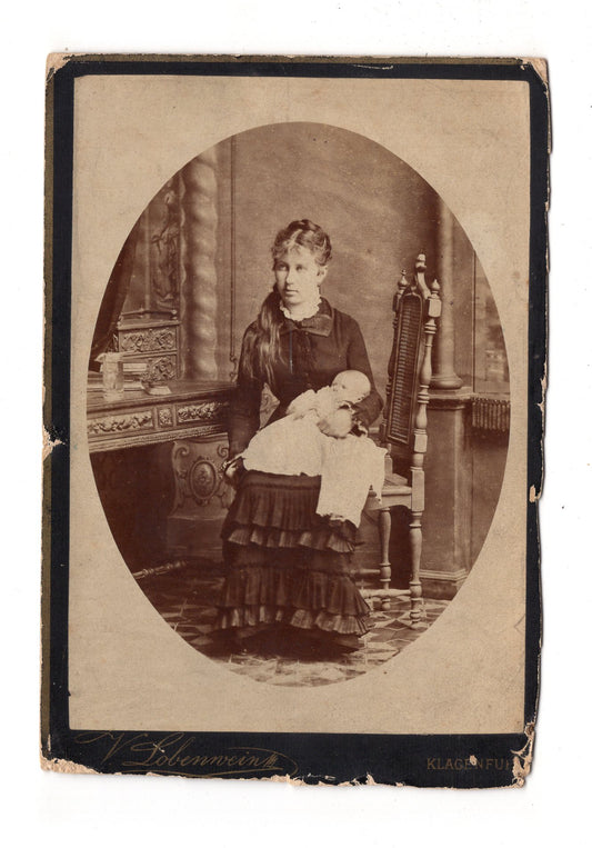 Fotografie Feine Dame mit Baby - Klagenfurt / Villach 1870er / CAB U-34