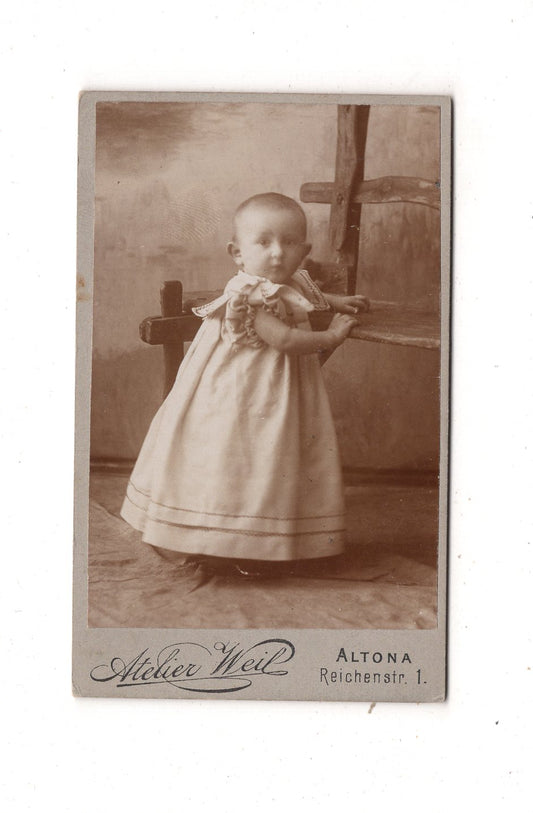 Fotografie Niedliches kleines Kind - Hamburg-Altona 1900er / CDV M1-34