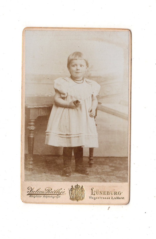 Fotografie Niedliches kleines Mädchen - Lüneburg 1901 / CDV M1-34