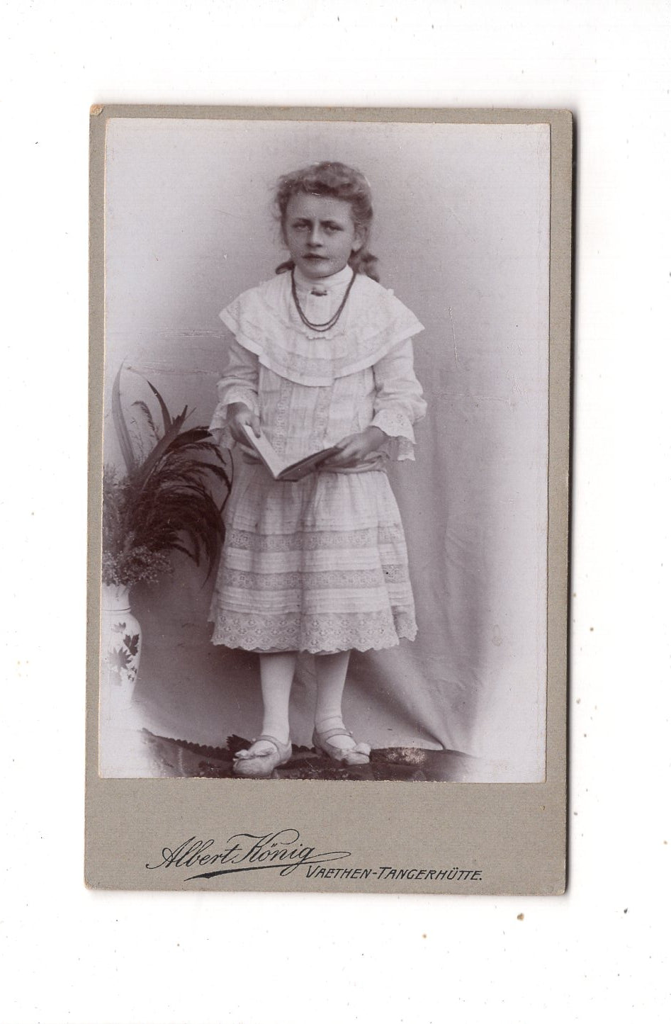Fotografie Niedliches kleines Mädchen - Vaethen-Tangerhütte 1900er