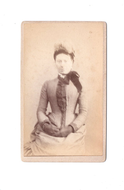 Fotografie Feine Dame - unbekannter Ort 1880er