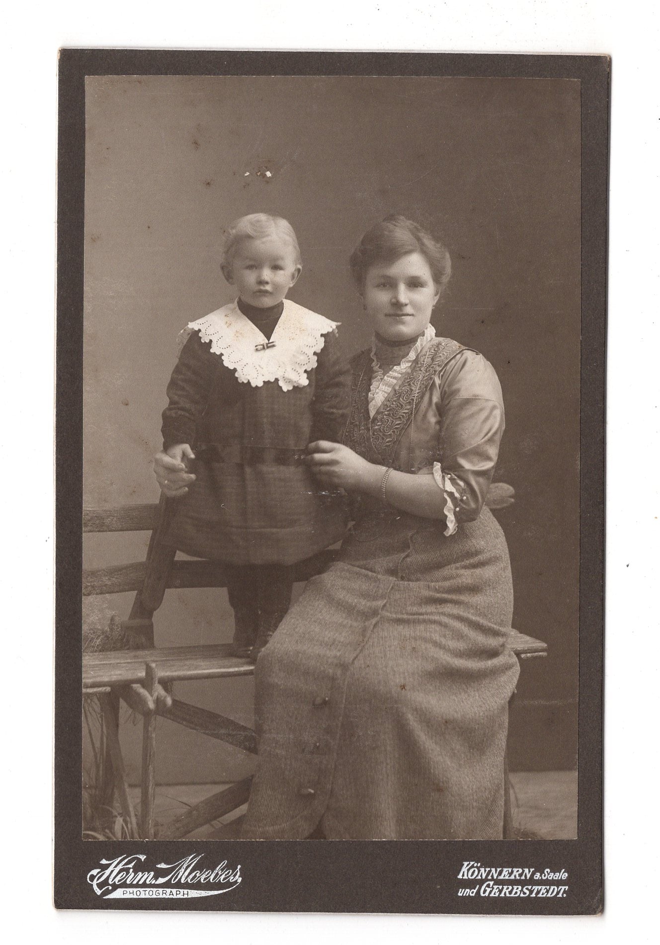 Fotografie Feine Dame mit kleinem Jungen - Könnern & Gerbstedt 1900er / CAB U-34