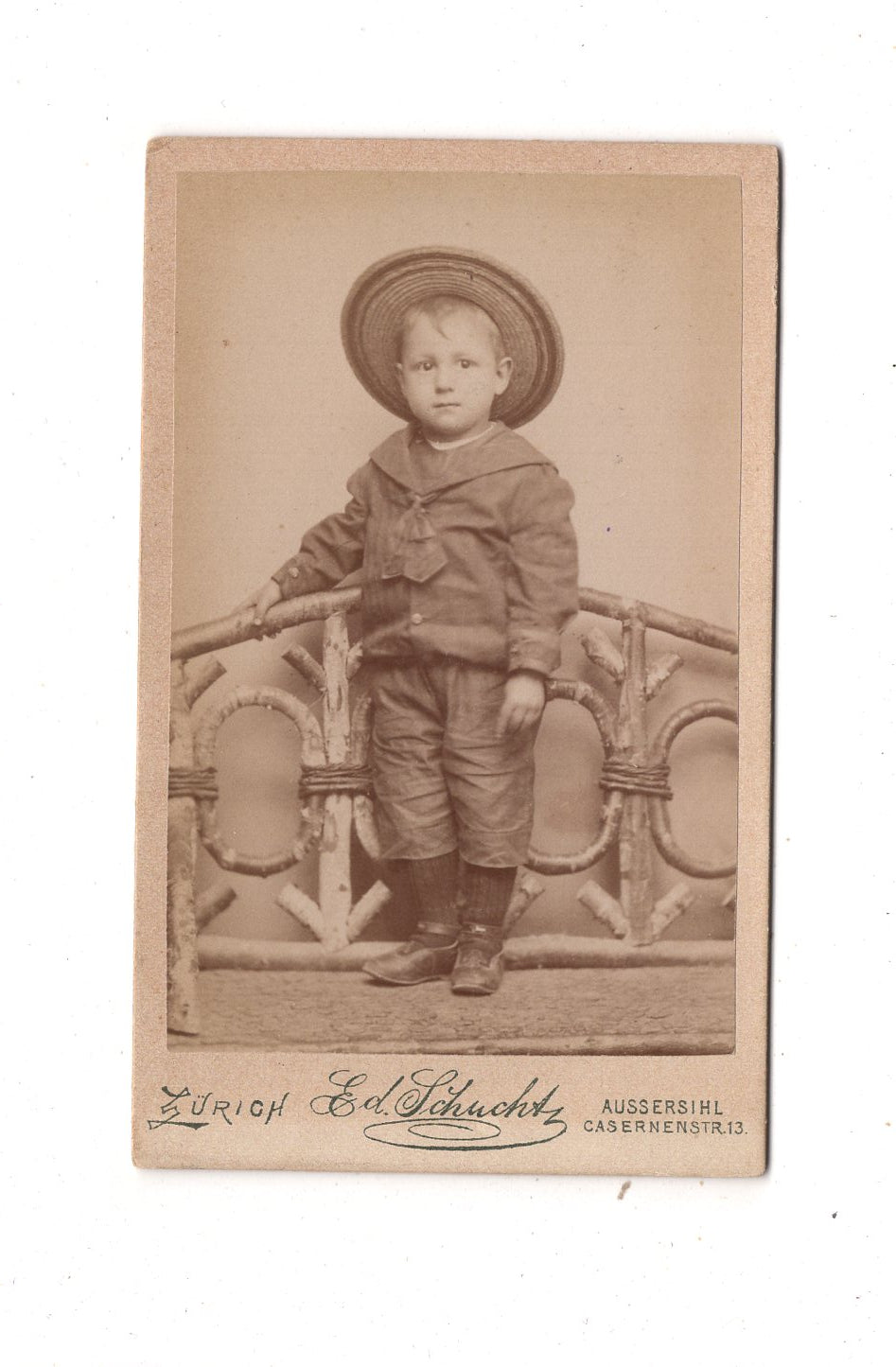 Fotografie Niedlicher kleiner Junge - Zürich - Aussersihl um 1890 / CDV M1-15