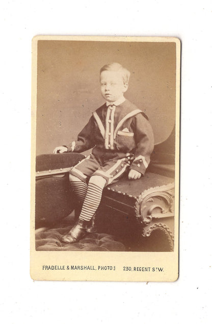 Fotografie Niedlicher kleiner Junge - London 1870er / CDV M1-15