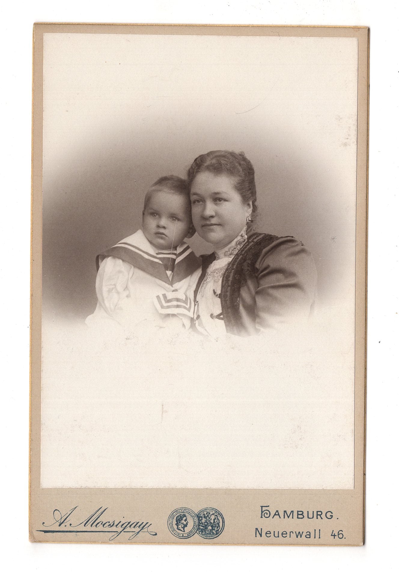 Fotografie Feine Dame und kleiner Junge - Hamburg um 1900 / CAB U-35
