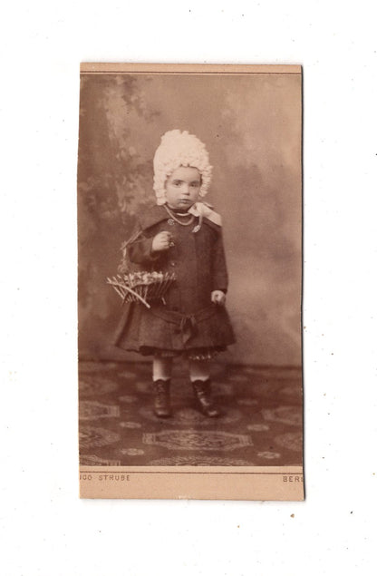 Fotografie Niedliches kleines Mädchen - Berlin 1880er
