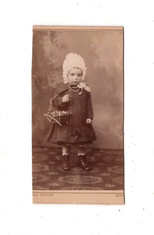 Fotografie Niedliches kleines Mädchen - Berlin 1880er