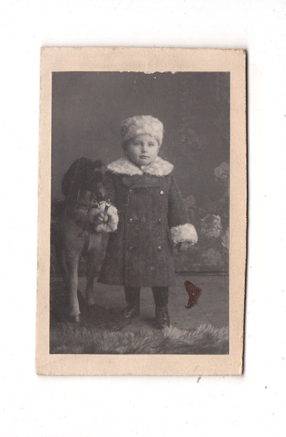 Fotografie Niedlicher kleiner Junge - unbekannter Ort 1900er / CDV M1-15