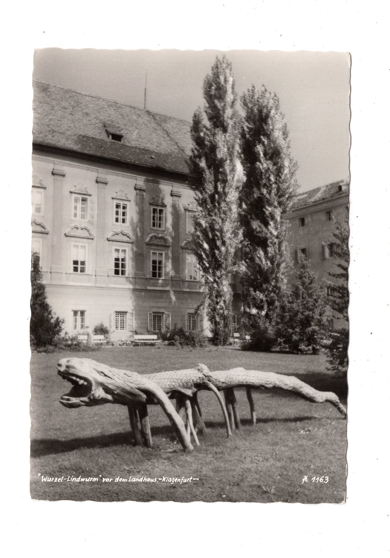 Ansichtskarte Wurzel-Lindwurm vor dem Landhaus / Klagenfurt / Österreich