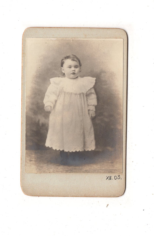 Fotografie Niedliches kleines Kind - unbekannter Ort 1903 / CDV M1-35