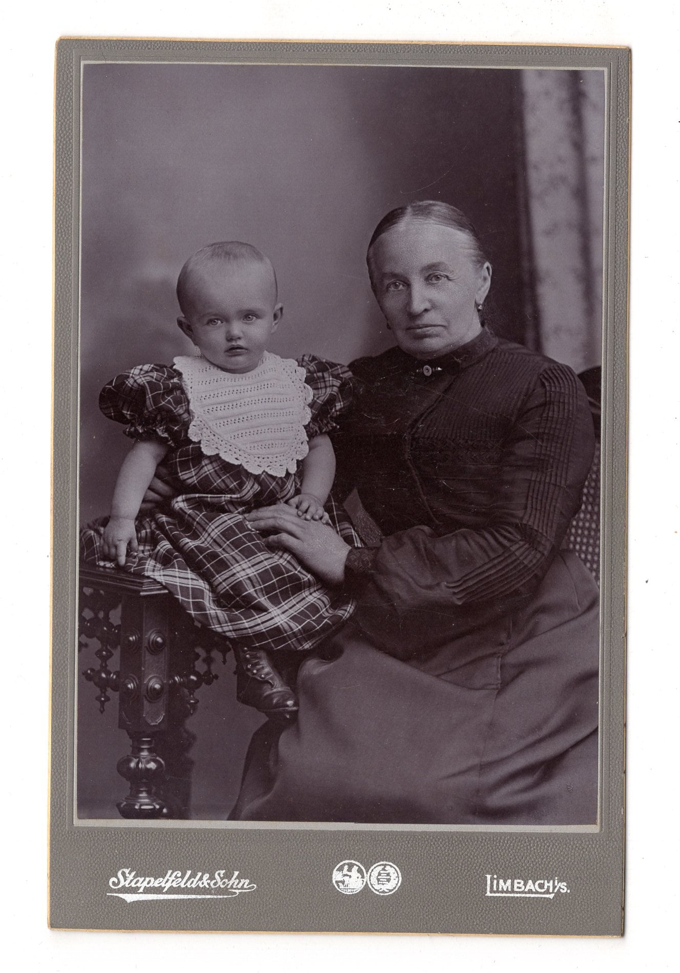 Fotografie Feine Dame mit kleinem Kind - Limbach 1904 / CAB U-35