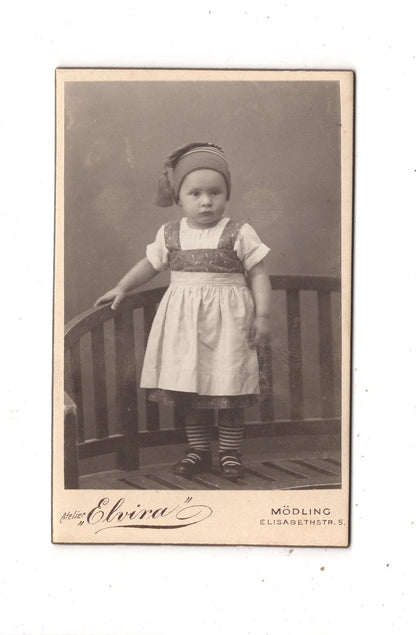 Fotografie Niedliches kleines Mädchen / benannt - Wien 1910er