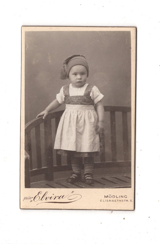 Fotografie Niedliches kleines Mädchen / benannt - Wien 1910er