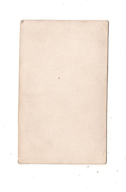 Fotografie Niedliches kleines Mädchen im Hochstuhl - unbekannter Ort 1870er