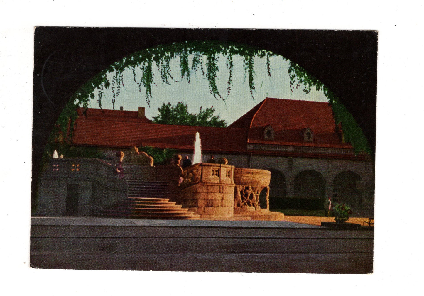 Ansichtskarte Bad Nauheim / Sprudelhof mit großem Sprudel / J1-57