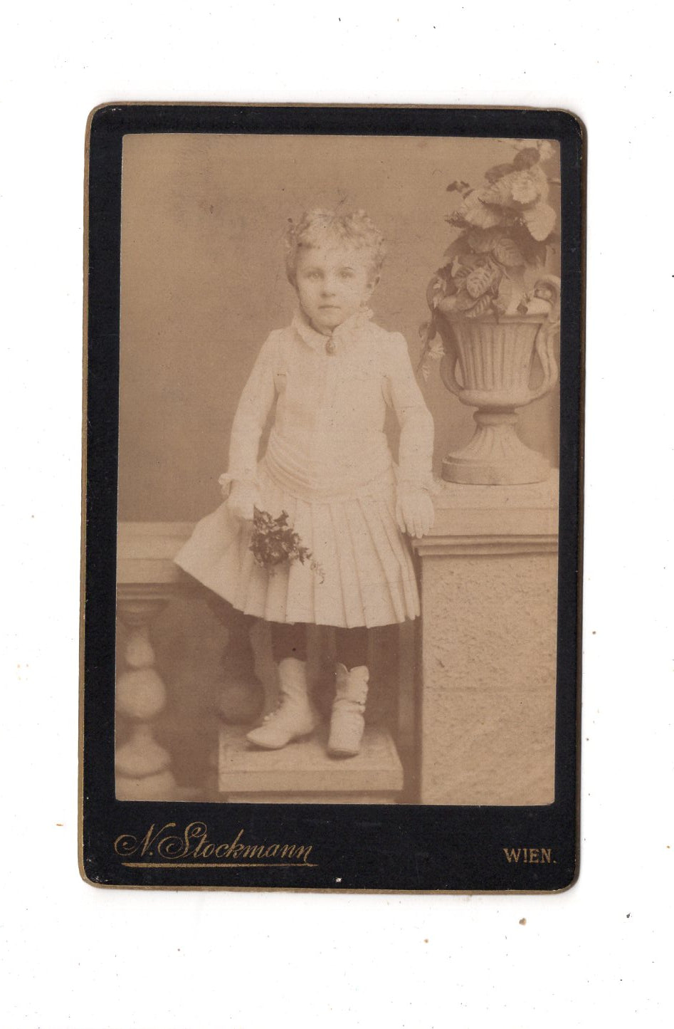 Fotografie Niedliches kleines Mädchen - Wien 1880er